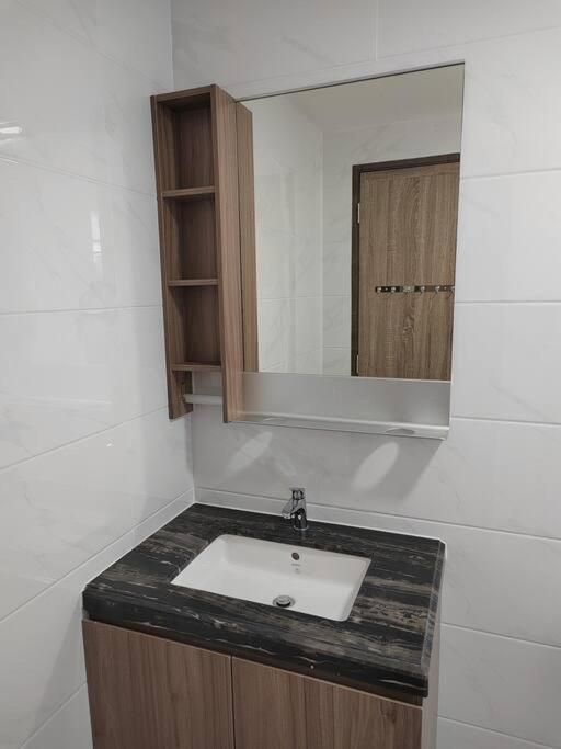 Central Park Homestay Johor Bahru Exteriör bild